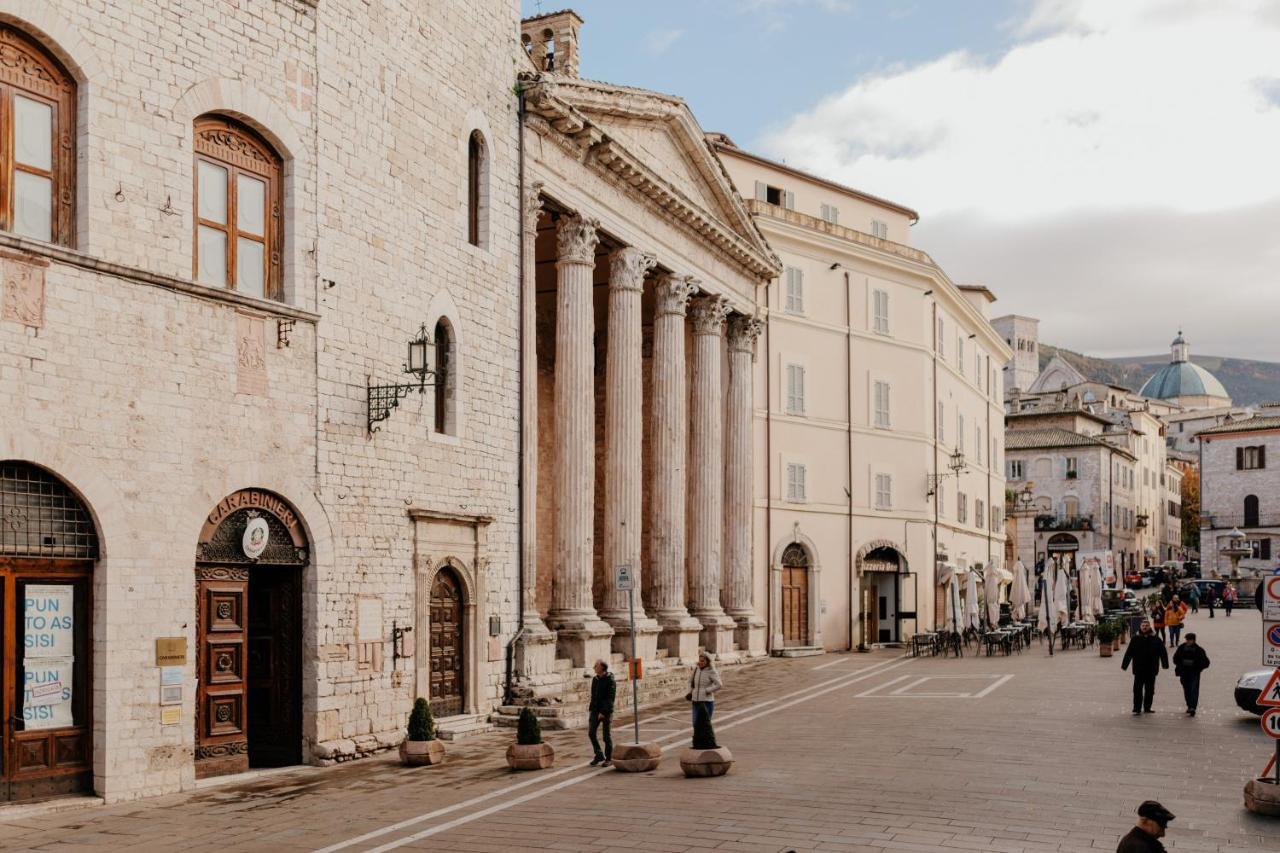 Sotto Gli Affreschi Del 1800 Con Colazione Inclusa Assisi Eksteriør bilde
