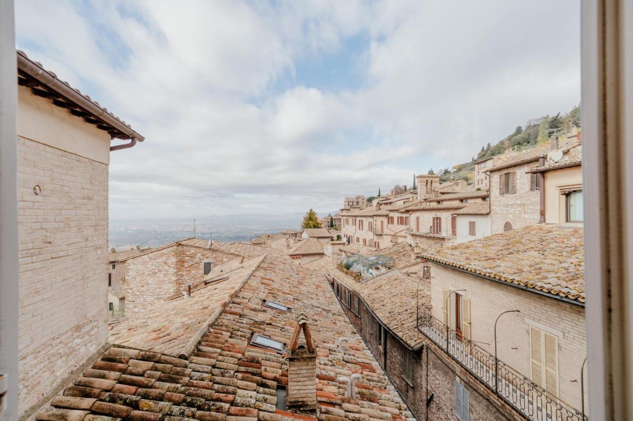 Sotto Gli Affreschi Del 1800 Con Colazione Inclusa Assisi Eksteriør bilde